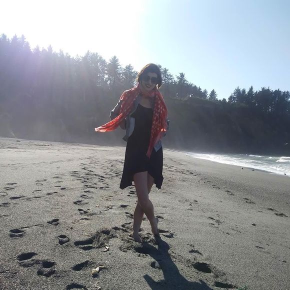 Meet your Posher, Shelly - Picture 1 of 3